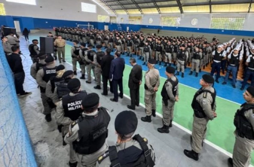 Imagem Embarque das tropas para reforço da segurança nas eleições