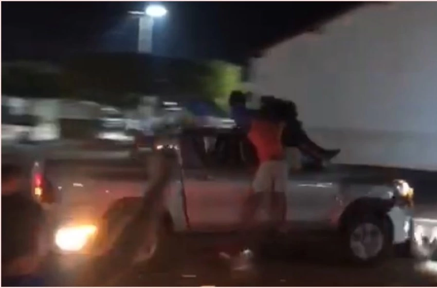 Imagem Carro que atropelou os adolescentes