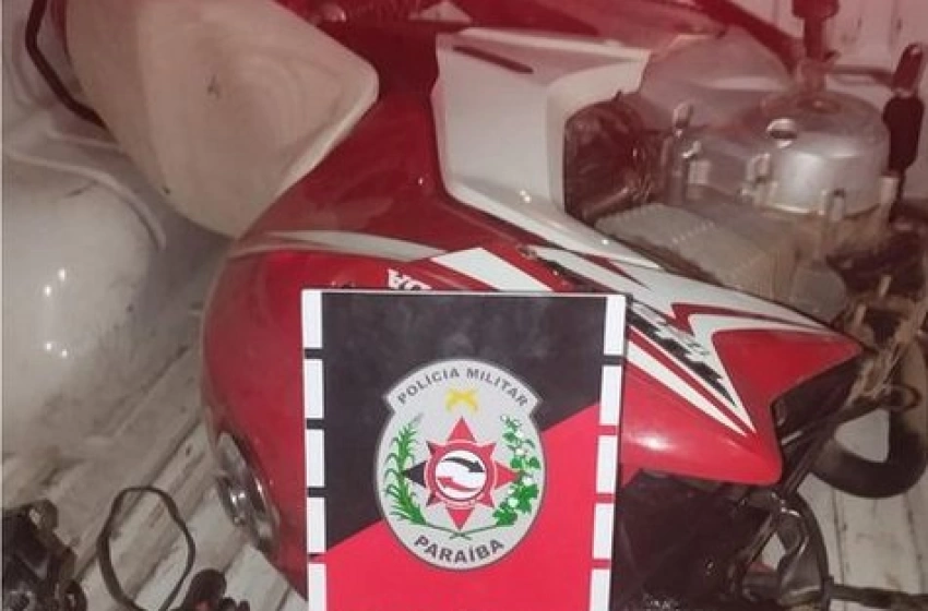 Imagem Apreensão de moto com restrição de roubo/furto em Aparecida