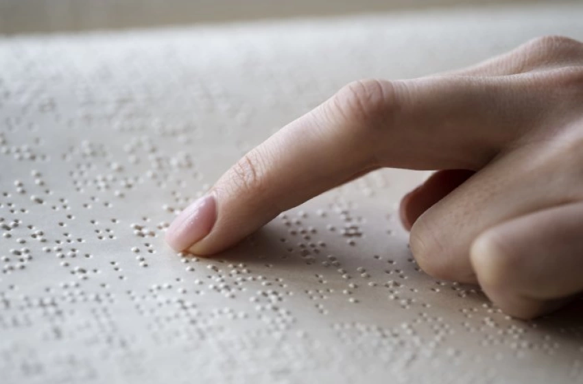 Imagem Emissão de cartão de vacinação em braile