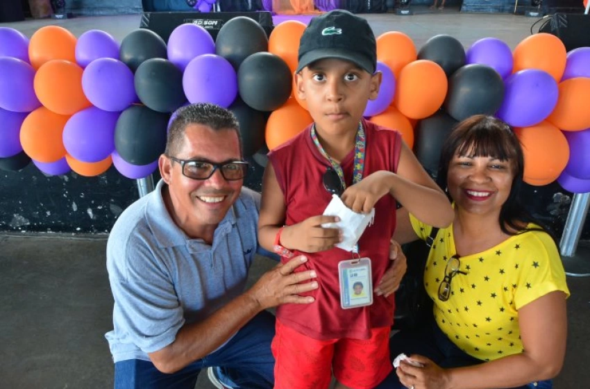 Imagem Centenas de crianças no Centro Cultural de Mangabeira