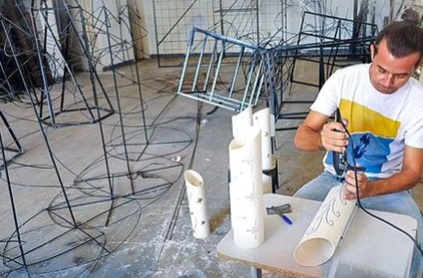 Imagem Secretaria de Infraestrutura segue a todo vapor preparando as luzes natalinas para a cidade de Aparecida