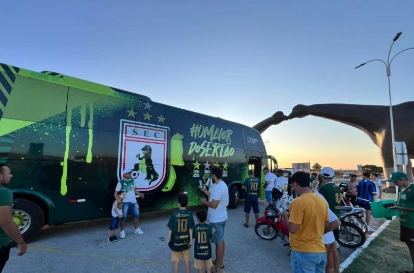 Imagem Ônibus novo do Sousa Esporte Clube