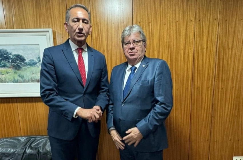 Imagem João Azevêdo vai novamente a Brasília e recebe garantia de ministro para os recursos da operação carro-pipa