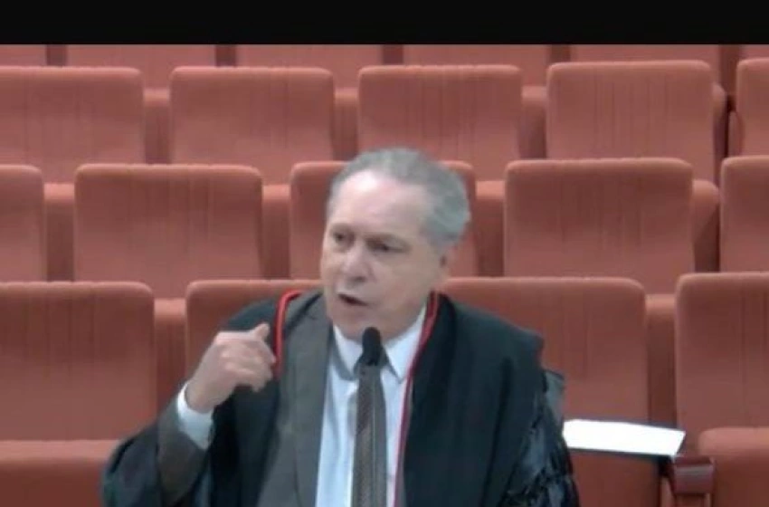 Imagem Advogado Johnson Abrantes