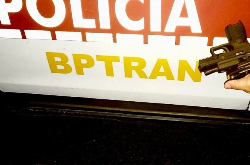 Imagem Arma de fogo apreendida pela BPtran, na Paraíba 