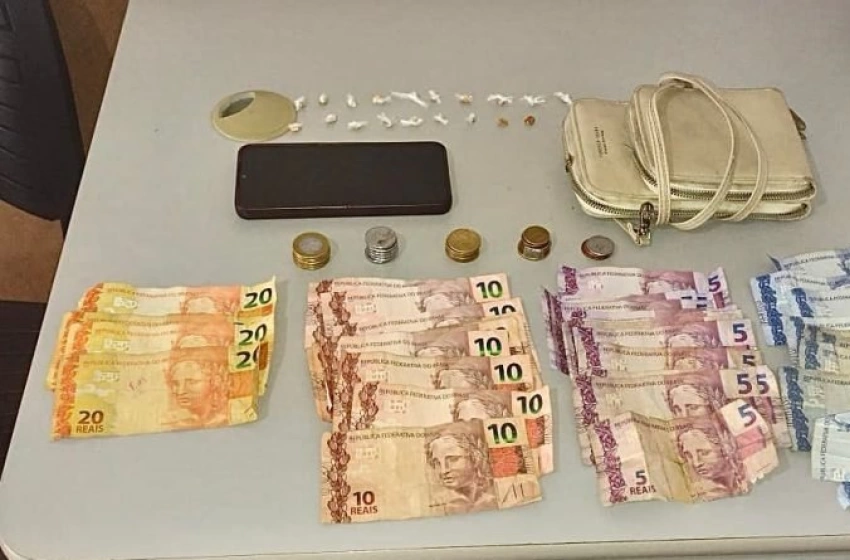 Imagem Drogas apreendidas em poder de mulher, na cidade de Patos 