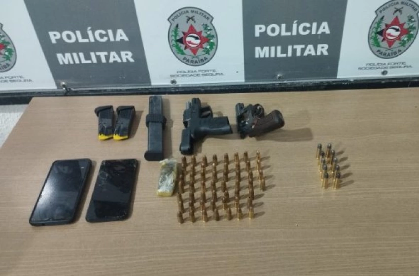 Imagem Apreensão de armas com dupla que estava circulando de moto