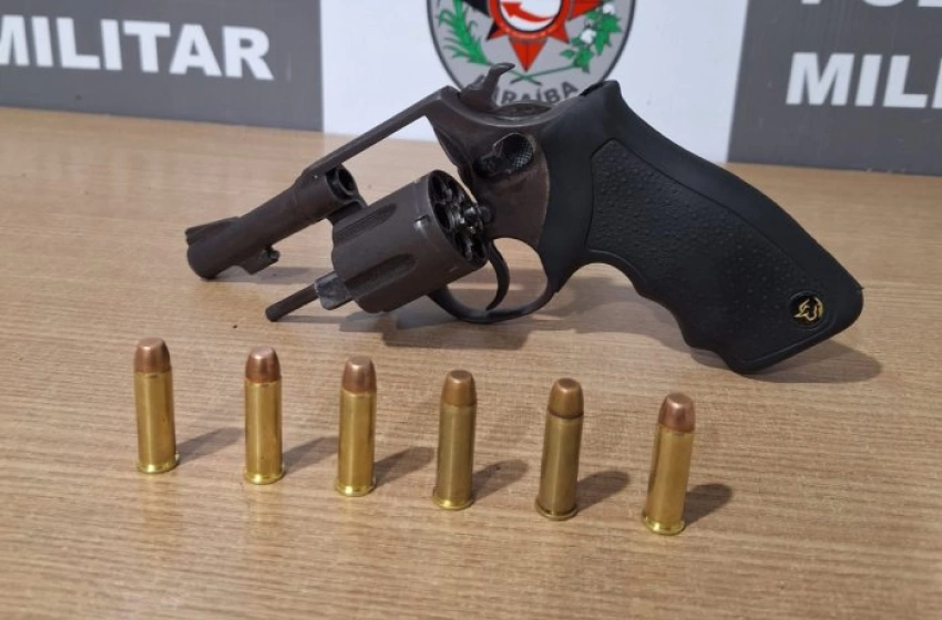 Imagem Apreensão de arma que estaria sendo usado por traficantes