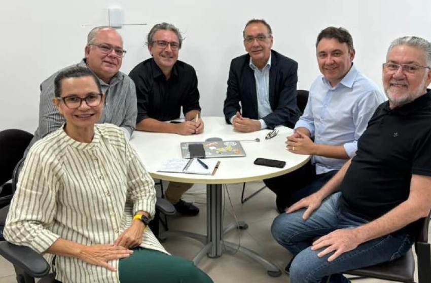 Imagem Diretoria da Amidi em reunião com o Sebrae