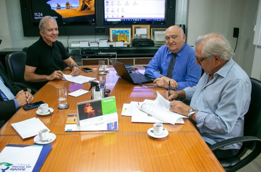 Imagem TCE-PB e prefeitura de Patos firmam Pacto de Adequação operacional para reduzir contratações de MEIs até 2028