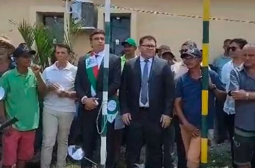 Imagem Solenidade de posse do prefeito, Neto de Coraci