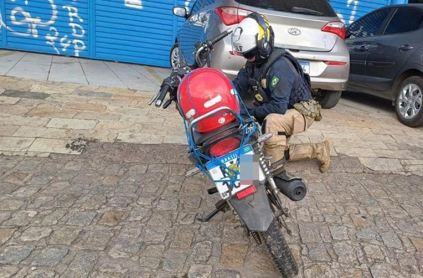 Imagem Motocicleta apreendida pela PRF na Paraíba 
