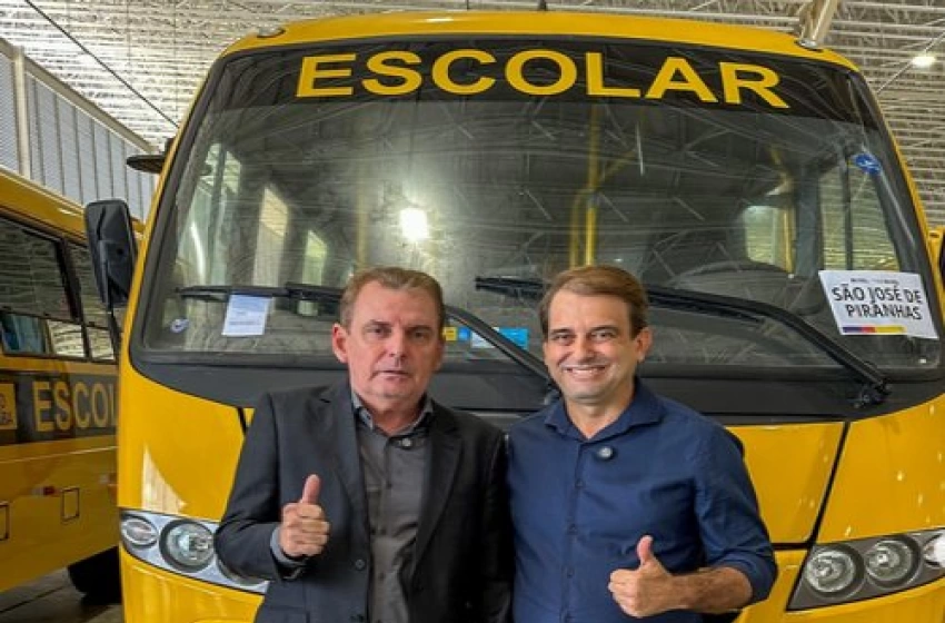 Imagem Mais um ônibus para reforçar a frota de transporte escolar