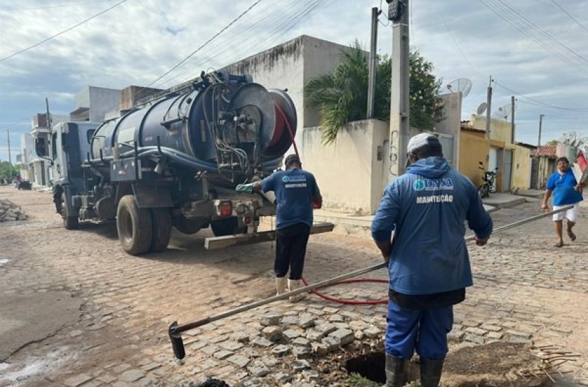 Imagem Desobstrução de tubulações da rede de esgoto