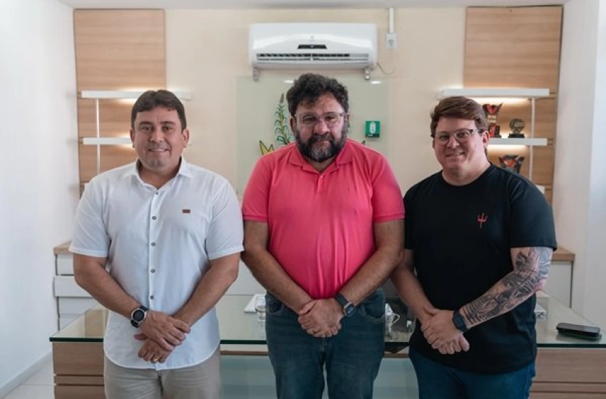 Imagem Prefeito Helder Carvalho se reúne com o secretário Cláudio Furtado e apresenta pleitos na Educação, Turismo e Tecnologia