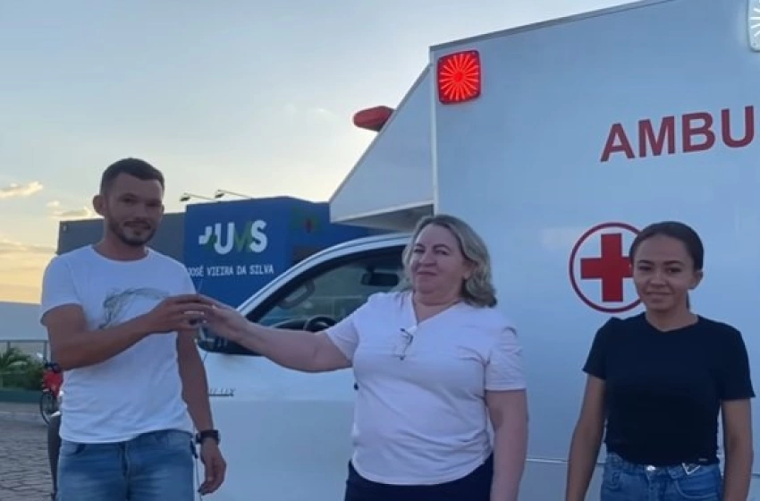 Imagem Ambulância adquirida pelo Deputado Gervásio Maia para o município de Brejo dos Santos 
