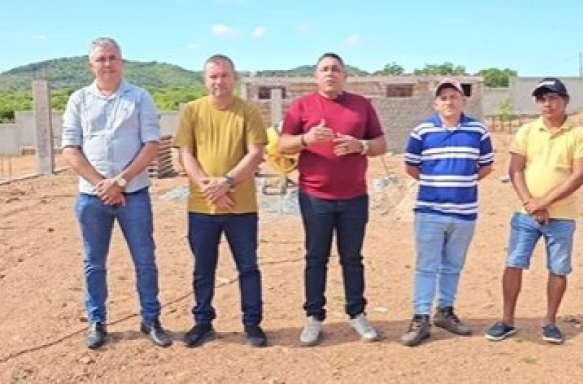 Imagem João Neto visita canteiro de obras o Ginásio Poliesportivo do Assentamento Acauã