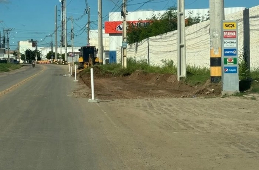 Imagem Gestão Helder Carvalho inicia serviço de alargamento da Avenida Nelson Meira, em Sousa