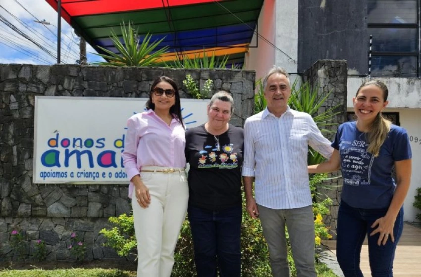 Imagem Luciano Cartaxo e representantes do Donos do Amanhã