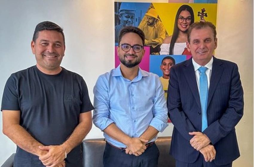 Imagem Prefeito de Condado Caio, secretário de Administração Tibério, e deputado Chico Mendes