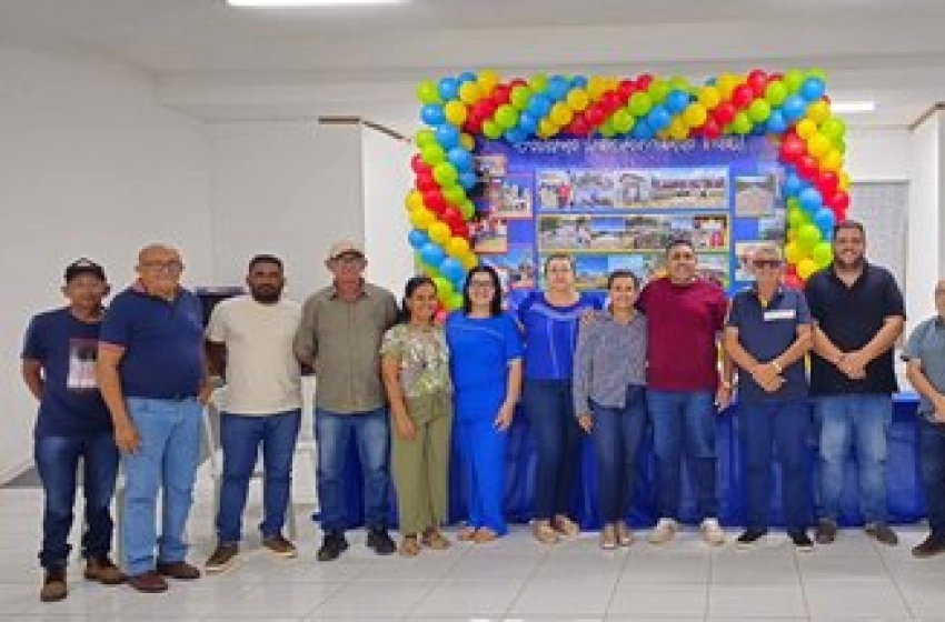 Imagem Prefeito João Neto em reunião com todos os secretários municipais