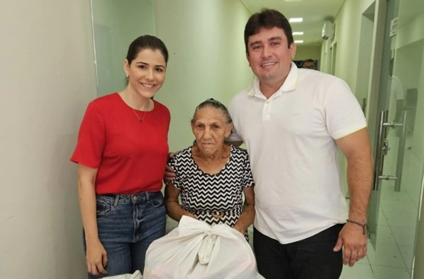 Imagem Helder Carvalho participa de ação de entrega de cestas de alimentos e destaca lado social da gestão