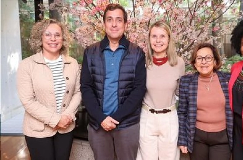 Imagem Gervásio Maia em reunião na Embaixada do Brasil, em Tóquio