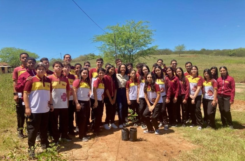 Imagem Doação de mudas, da programação da campanha Amigo da Natureza