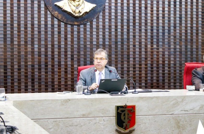 Imagem Presidente do TCE, conselheiro Fábio Nogueira