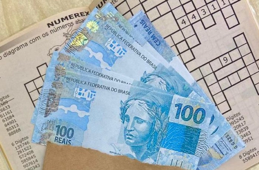 Imagem Prisão de dupla com cédulas falsas