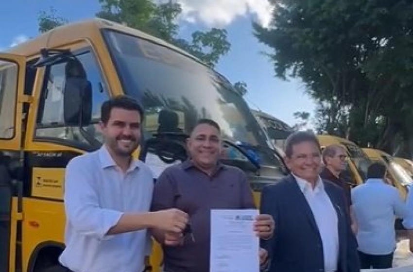 Imagem Prefeitura de Aparecida recebe novo ônibus escolar para reforço da frota municipal