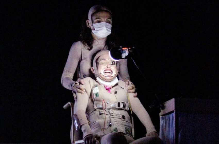 Imagem Espetáculo teatral ‘Instruções para ser humano’, no Centro Cultural Fênix