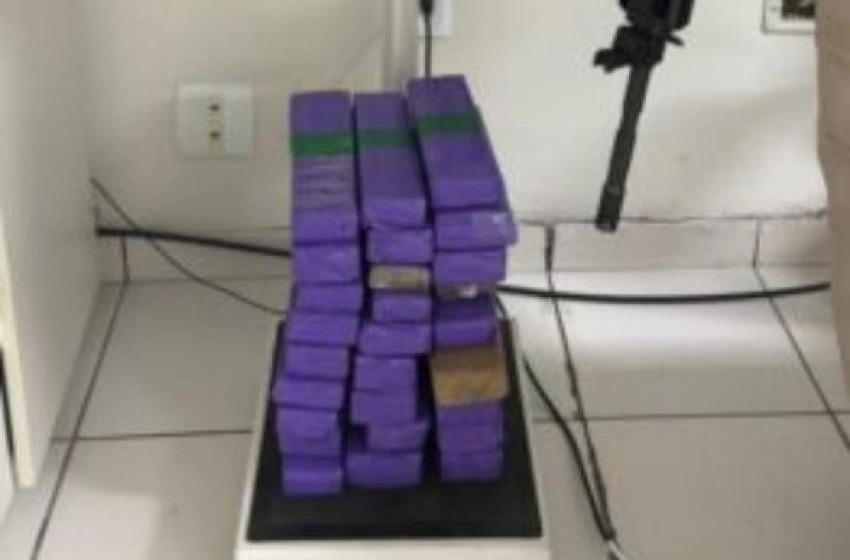Imagem Apreensão de 15 kg de maconha em Patos
