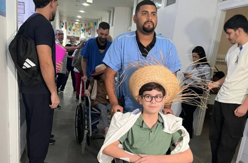 Imagem Crianças internadas no Hospital de Trauma de Campina Grande vivem experiência junina na Vila Sítio São João