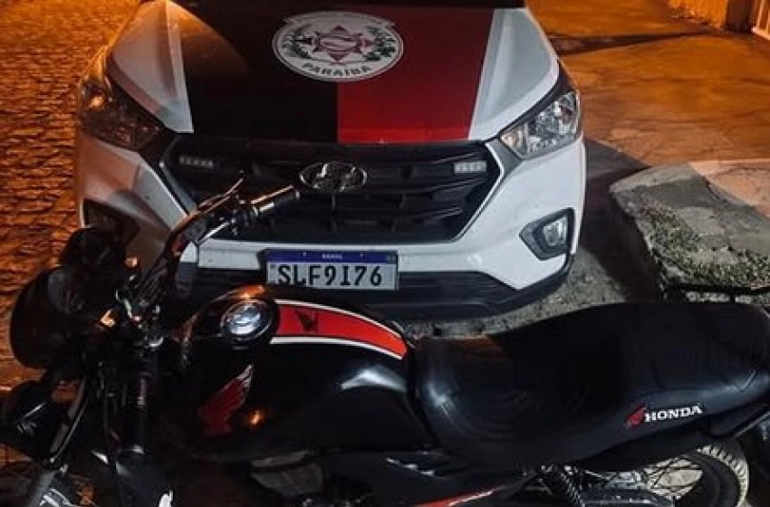 Imagem Moto com sinais identificadores adulterados apreendida pela PM