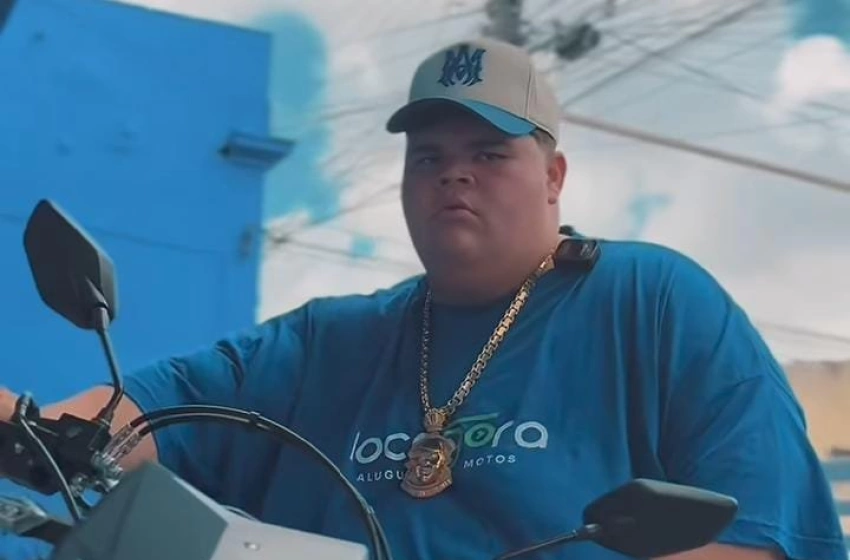 Imagem Influenciador digital conhecido como 