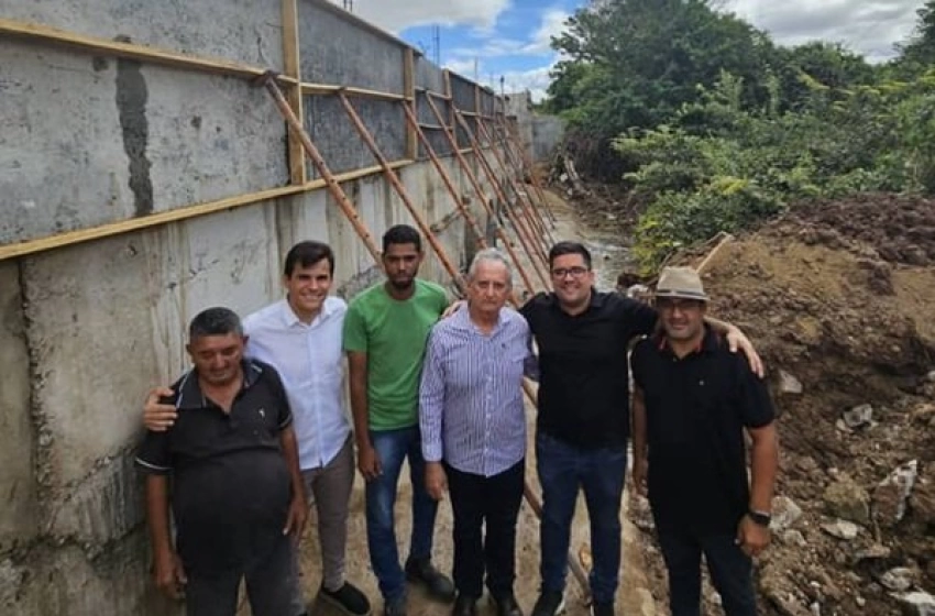 Imagem Obra de construção de passagem molhada