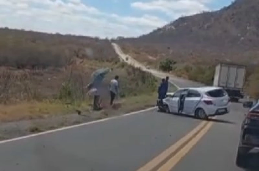 Imagem Colisão frontal entre dois veículos na BR-230