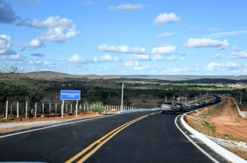 Imagem Estrada do Distrito do Melo, em Cuité