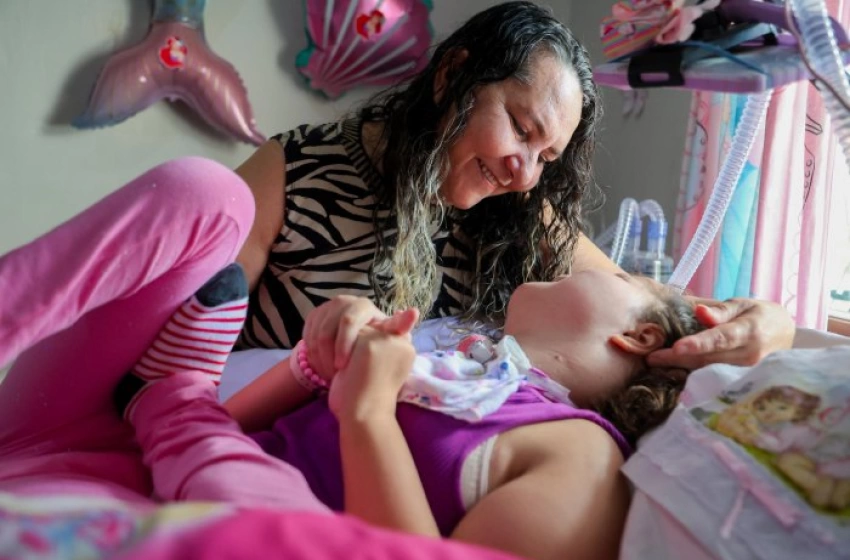 Imagem Assistência contínua e humanizada a pacientes restritos ao leito