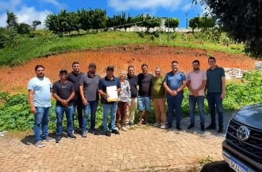 Imagem Gervásio Maia apoia ampliação de escola e construção de praça em Alagoa Nova