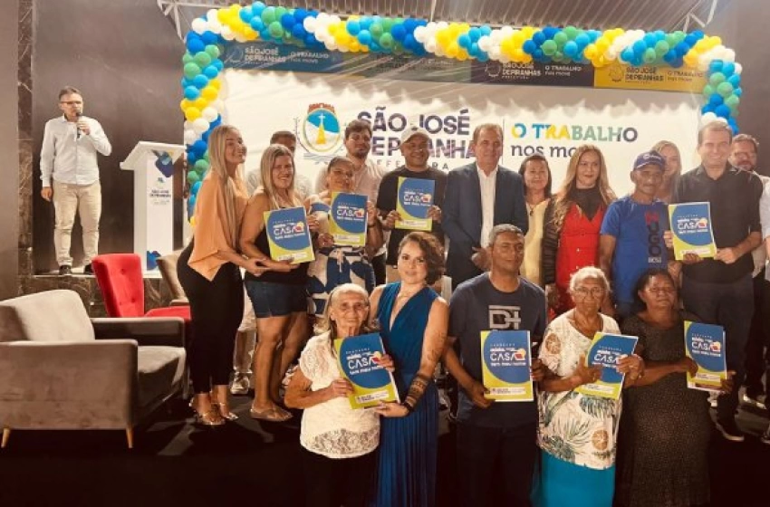 Imagem Entrega de 100 títulos de propriedade a famílias, em São José