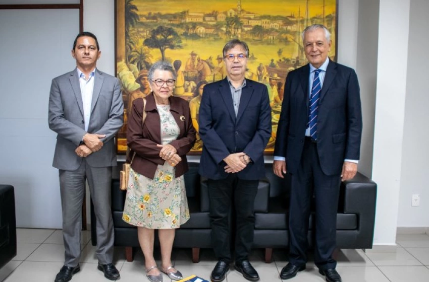 Imagem Presidente do Sindalcool-PB em visita ao TCE-PB