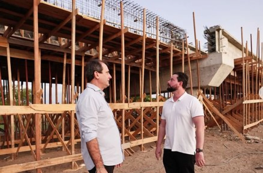Imagem Prefeito Bal Lins e o vice Ramon em visita a ponte sobre o Rio Piranhas