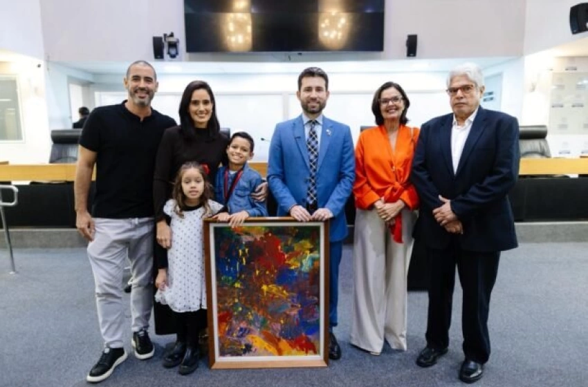 Imagem Entrega de Medalha Augusto dos Anjos ao jovem artista Mateus Rosa, de 9 anos