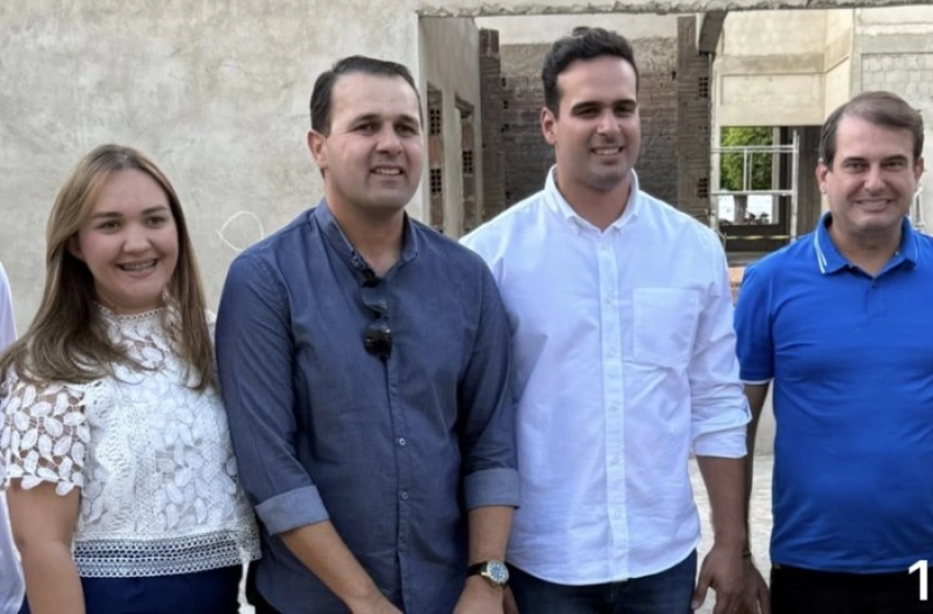 Imagem Bal Lins, Lucas Ribeiro e representantes de Bernadino Batista 