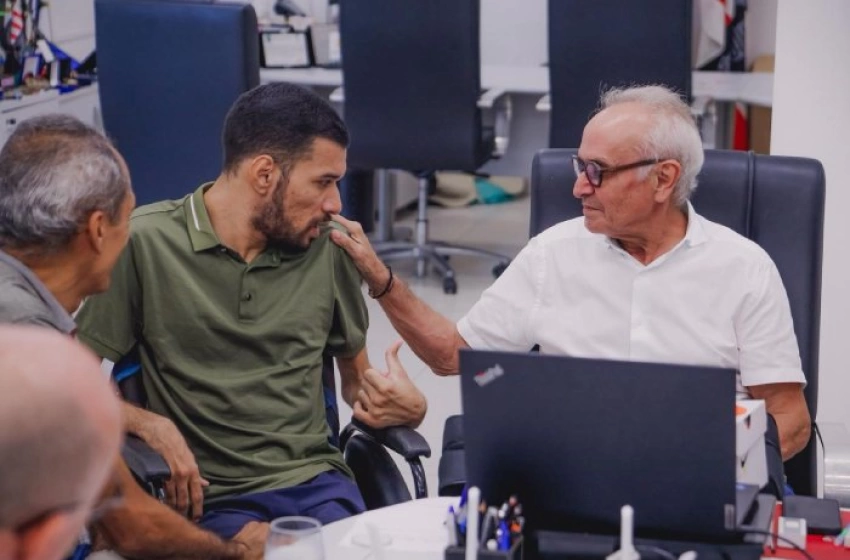 Imagem Entrega de kits de bocha para atletas com deficiência