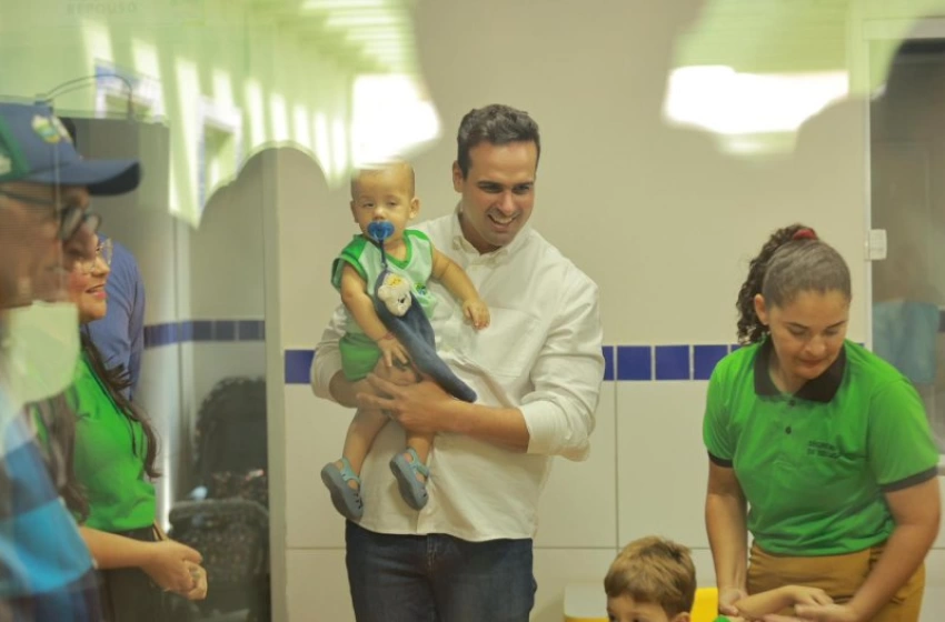 Imagem Lucas Ribeiro inaugura creche e inspeciona obras da educação em Triunfo e Poço Dantas