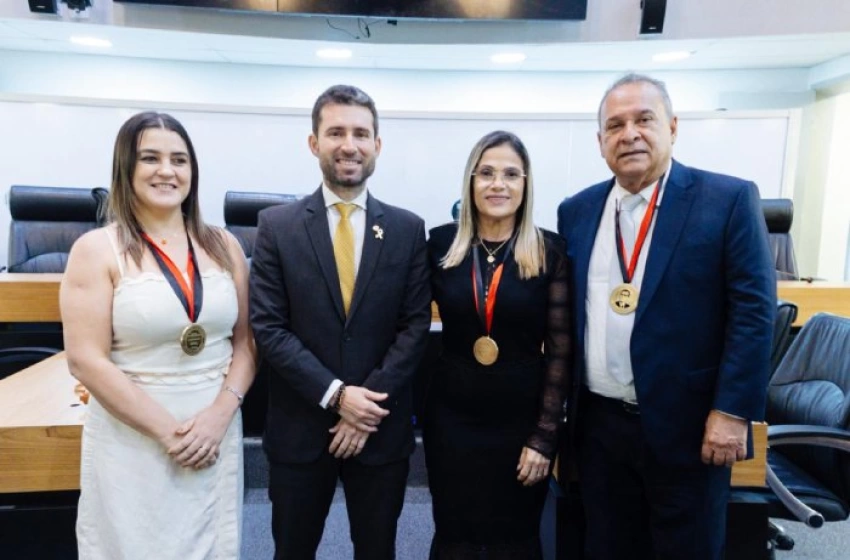 Imagem Sessão solene para homenagear gestores municipais